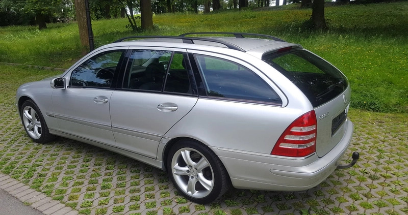 Mercedes-Benz Klasa C cena 12800 przebieg: 311000, rok produkcji 2005 z Kłodzko małe 562